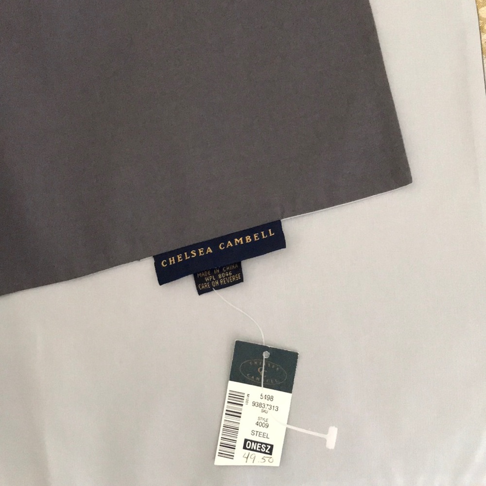BNWT long reversible scarf - Picture 2 of 3